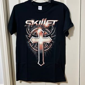 💜4-for-$20💜 Skillet Shirt